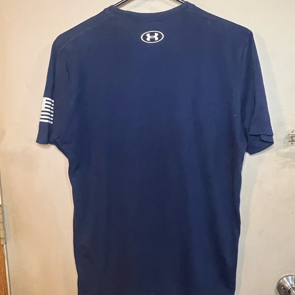 320 Women’s UnderArmour Navy Blue shirt​ - Picture 2 of 3